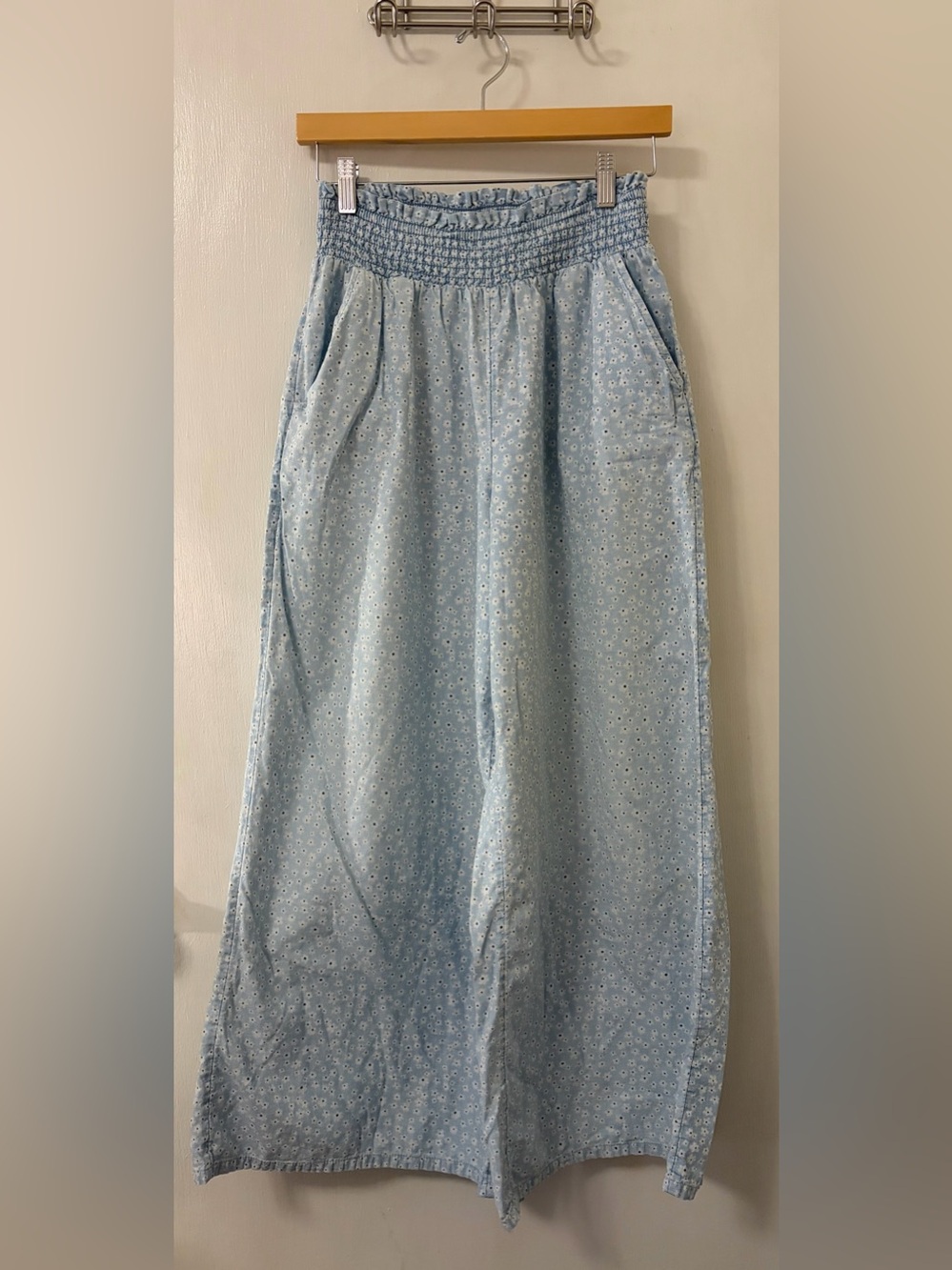American Eagle Outfitters Pale Blue Floral Pants